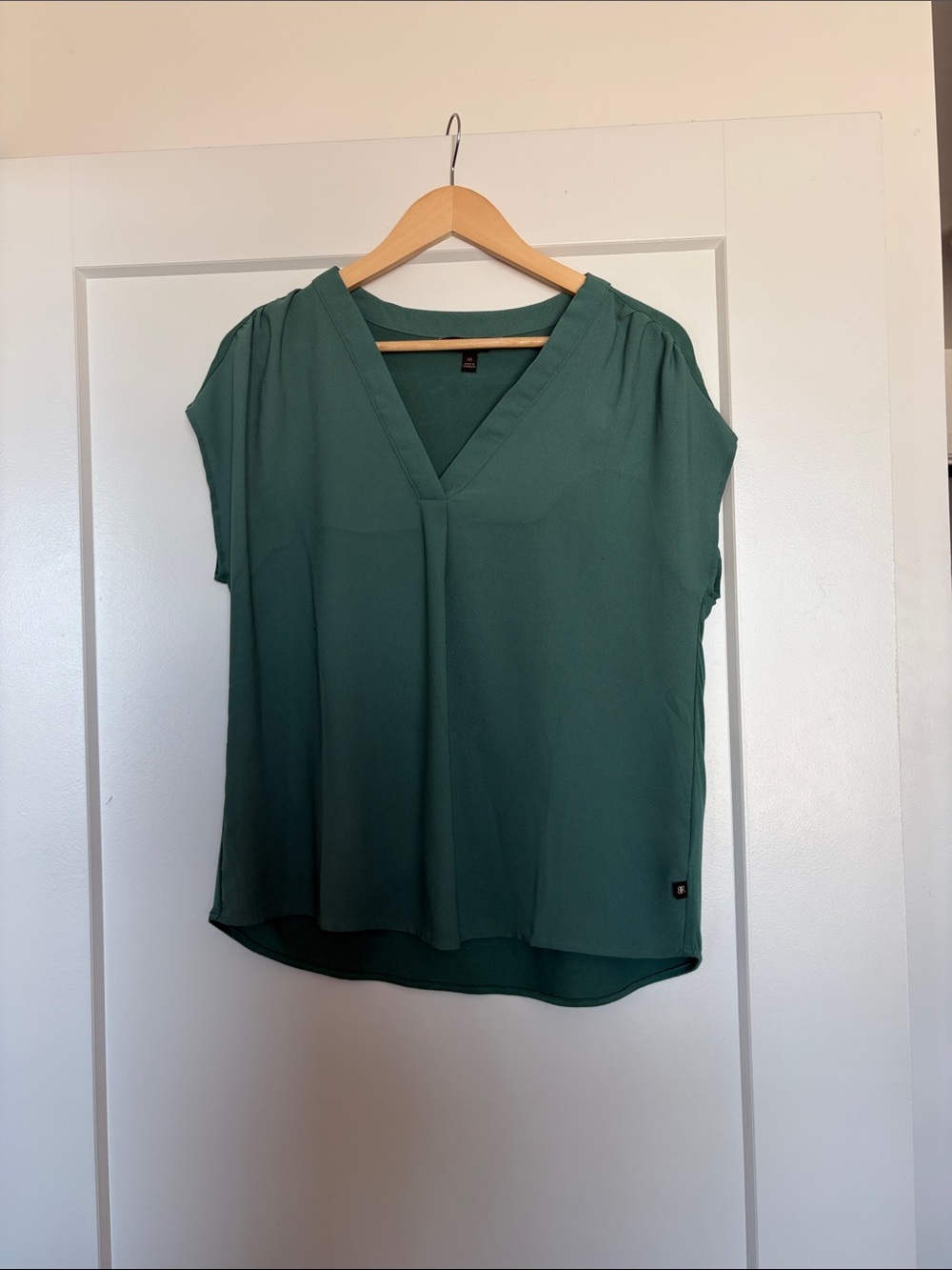 Banana Republic Emerald Green V-Neck Short Sleeve Blouse